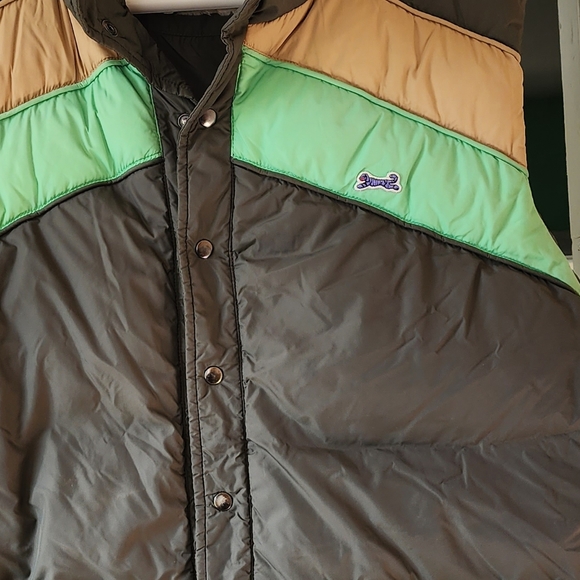 Le Tigre men's L multiple puffer vest. - Picture 7 of 8